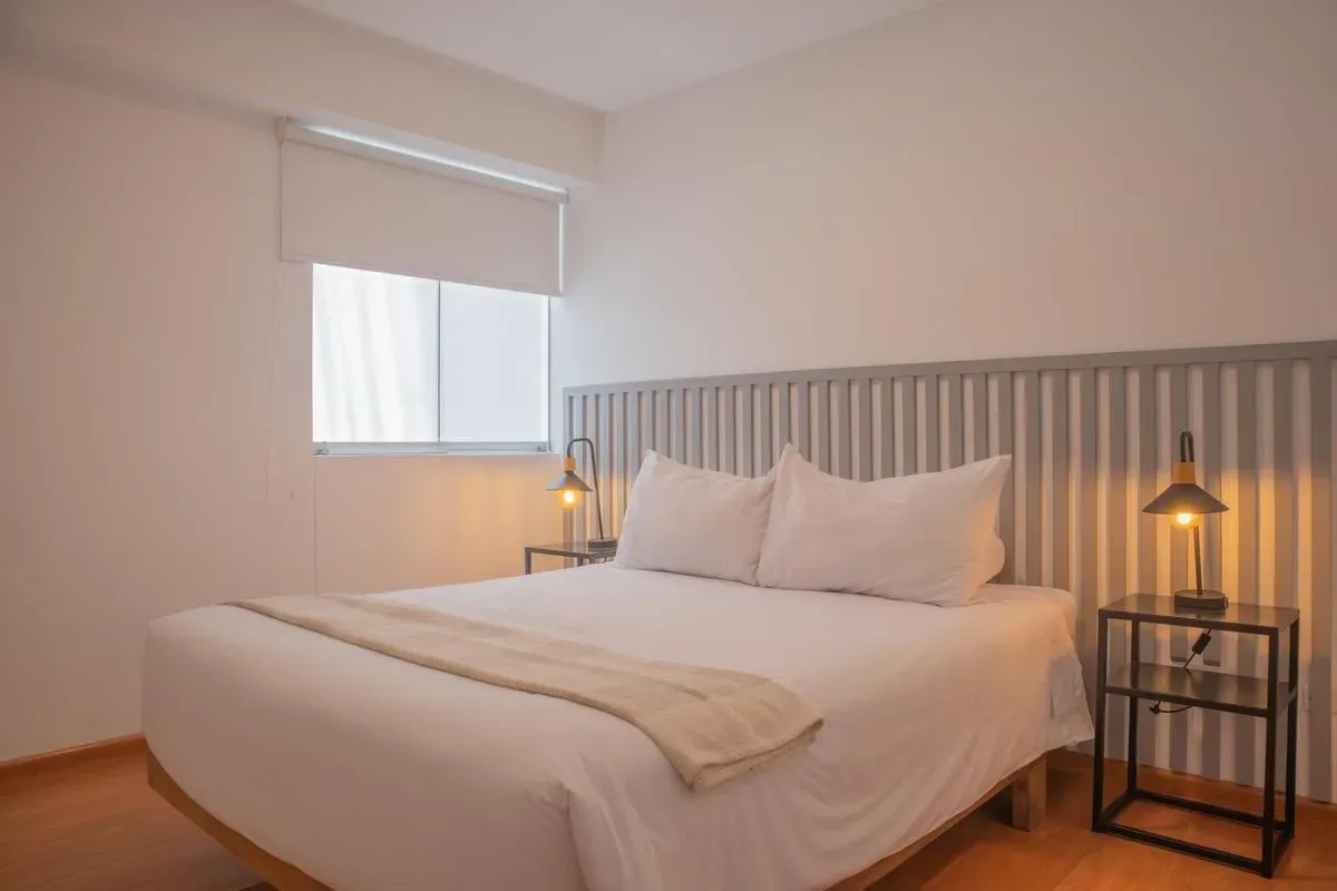 Sleek 2BR in Miraflores