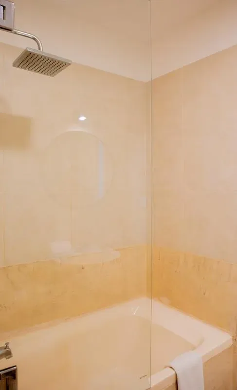 Sleek 2BR in Miraflores