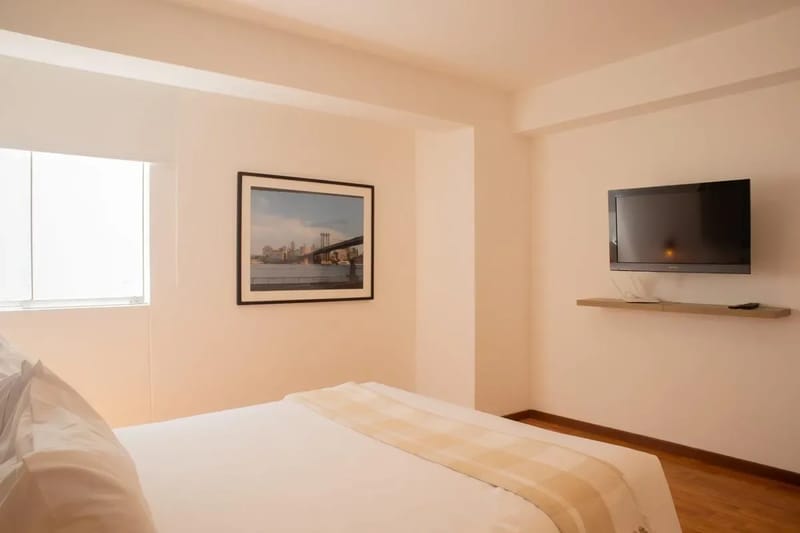 Sleek 2BR in Miraflores