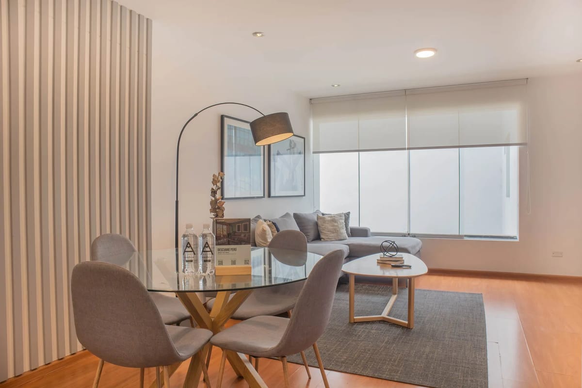 Sleek 2BR in Miraflores