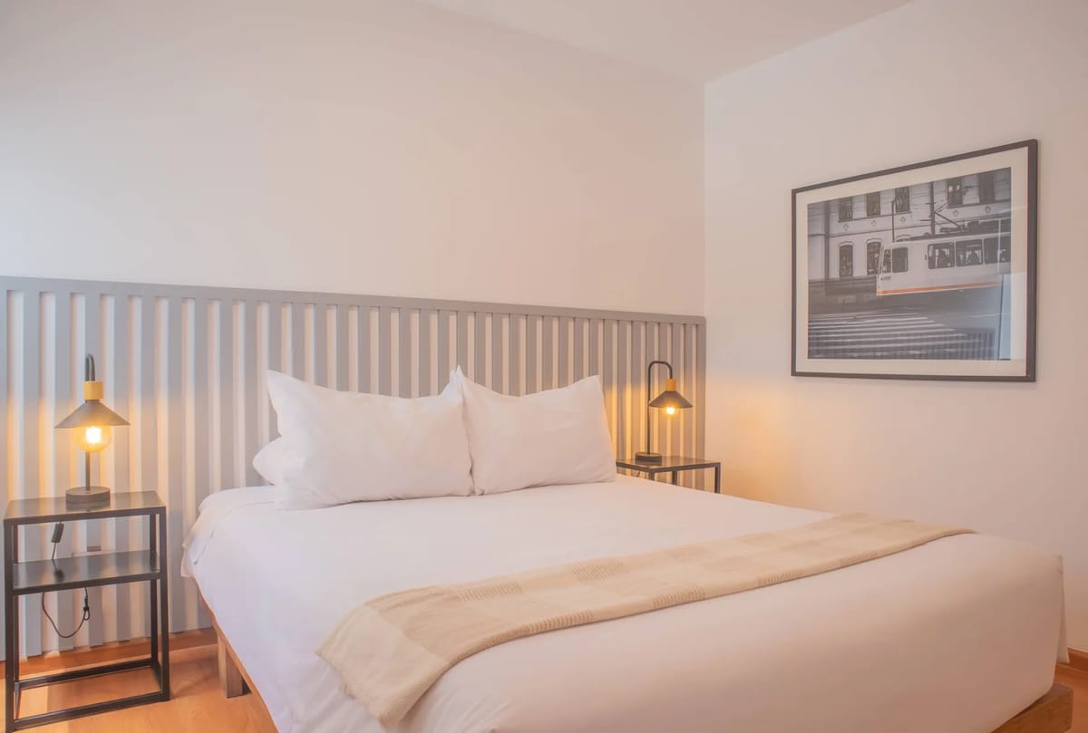 Sleek 2BR in Miraflores