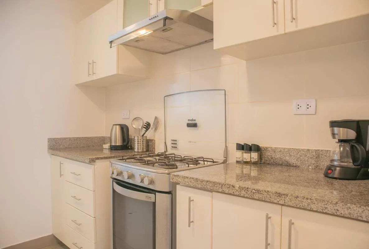 Sleek 2BR in Miraflores