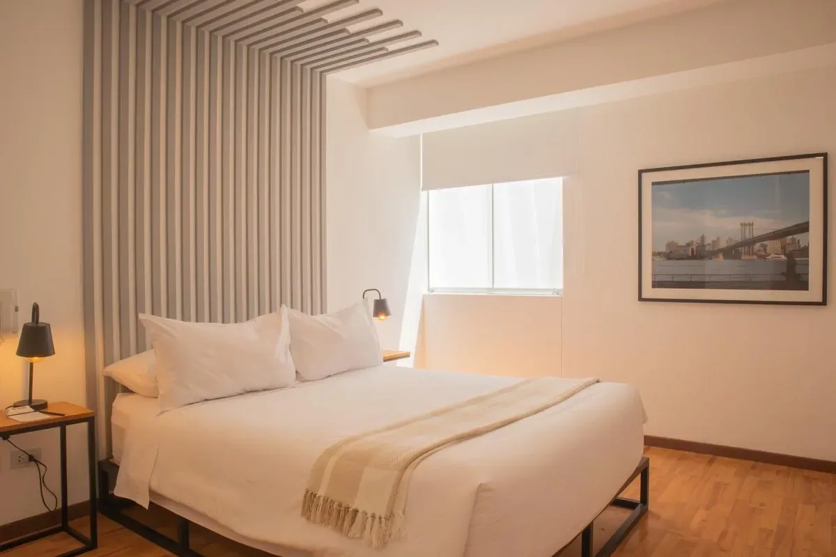 Sleek 2BR in Miraflores