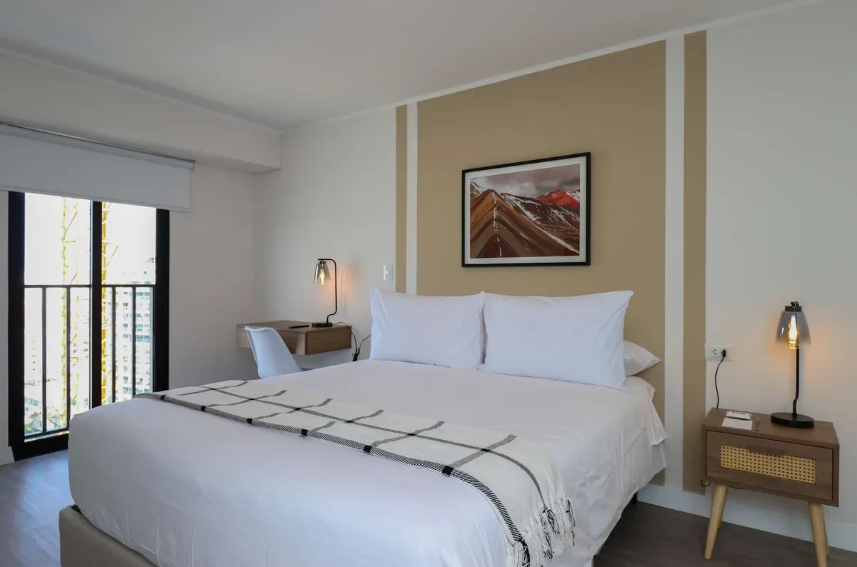 Upscale 3BR w/ Balcony in Upscale Miraflores