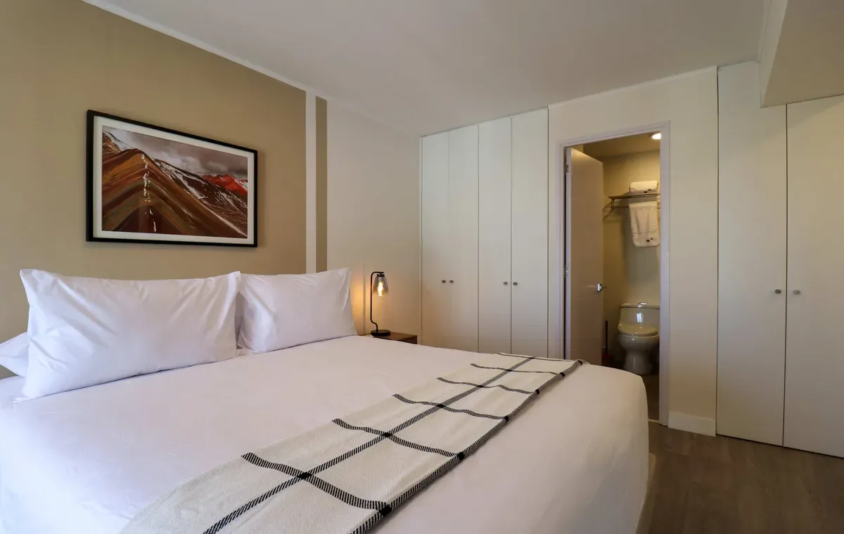 Upscale 3BR w/ Balcony in Upscale Miraflores