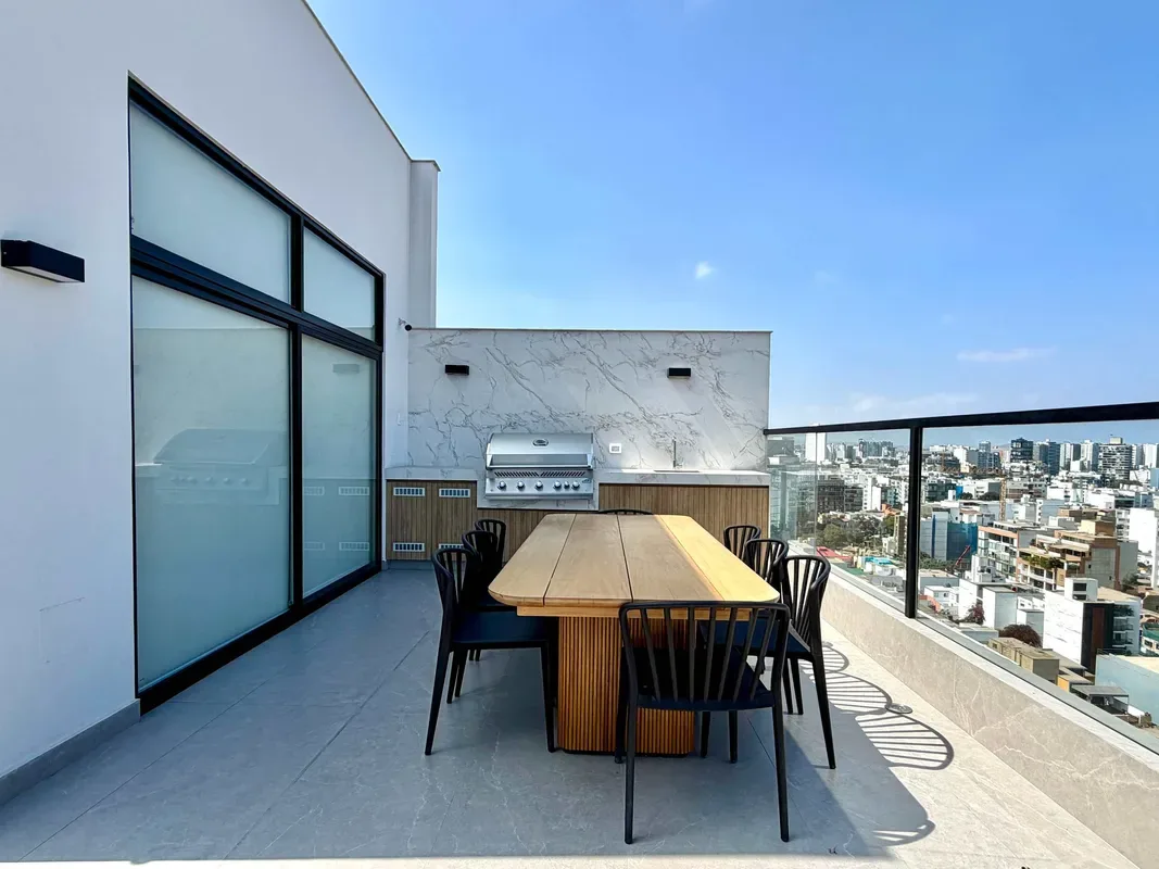 Upscale 3BR w/ Balcony in Upscale Miraflores