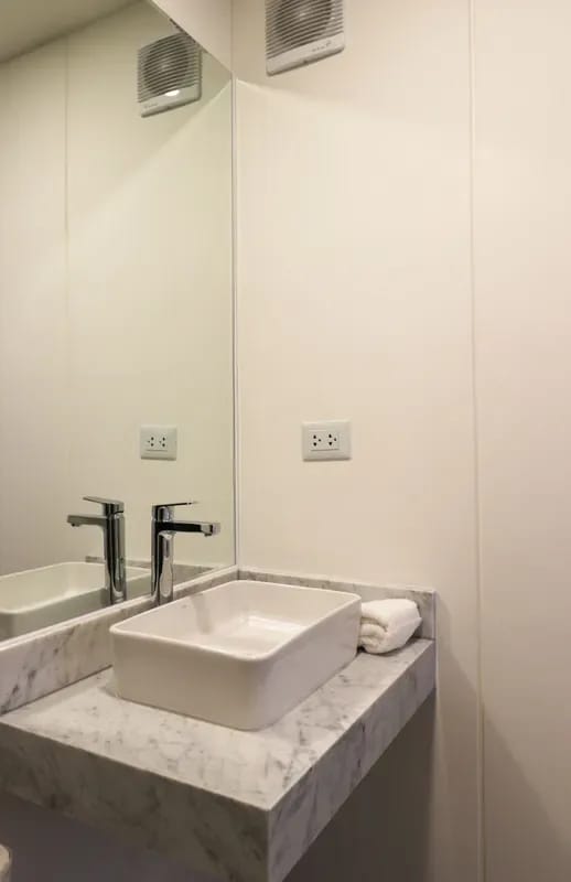 Upscale 3BR w/ Balcony in Upscale Miraflores