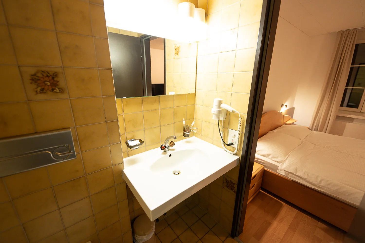 Double-room bathroom