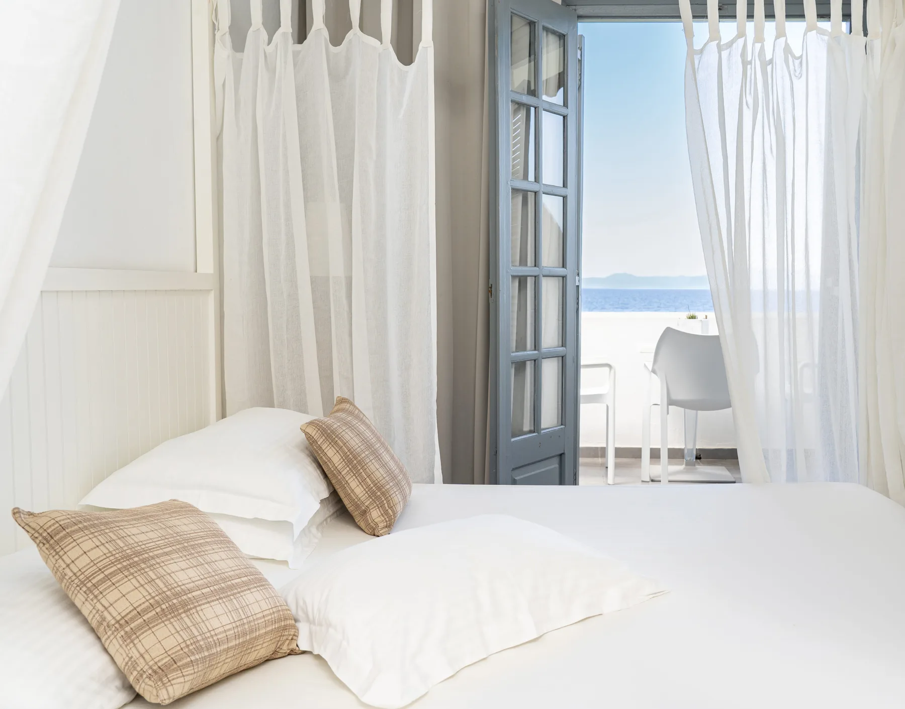 White Suites Resort