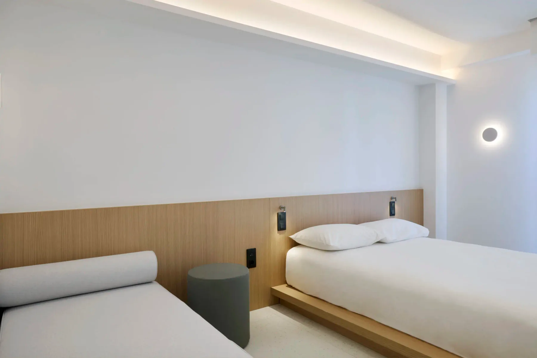 Twinn hotel interior