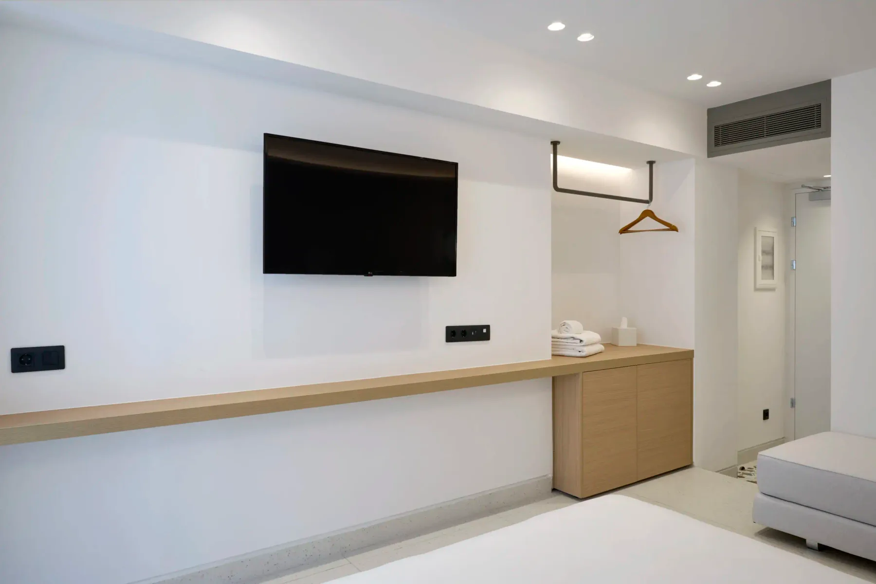 Twinn hotel interior