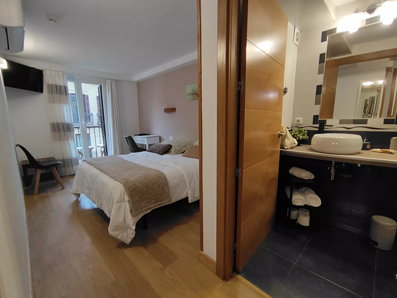 Habitaciones; dos tienen balcón