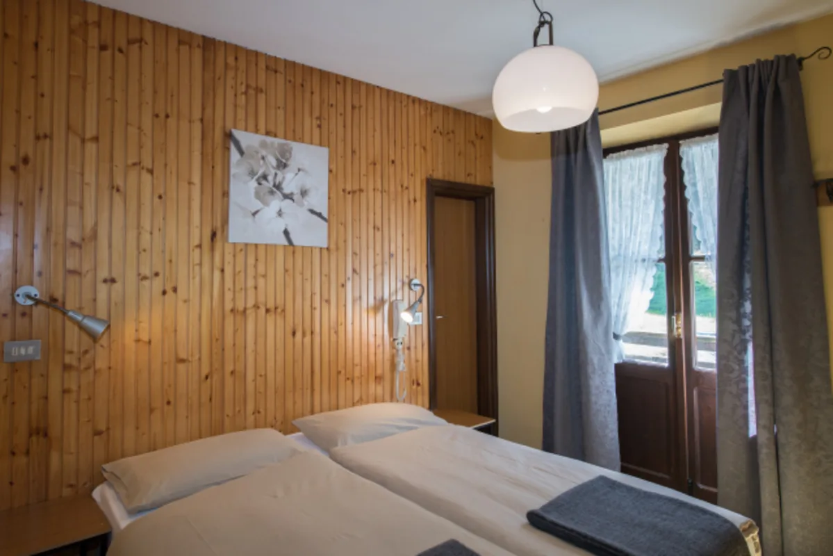 Guest room