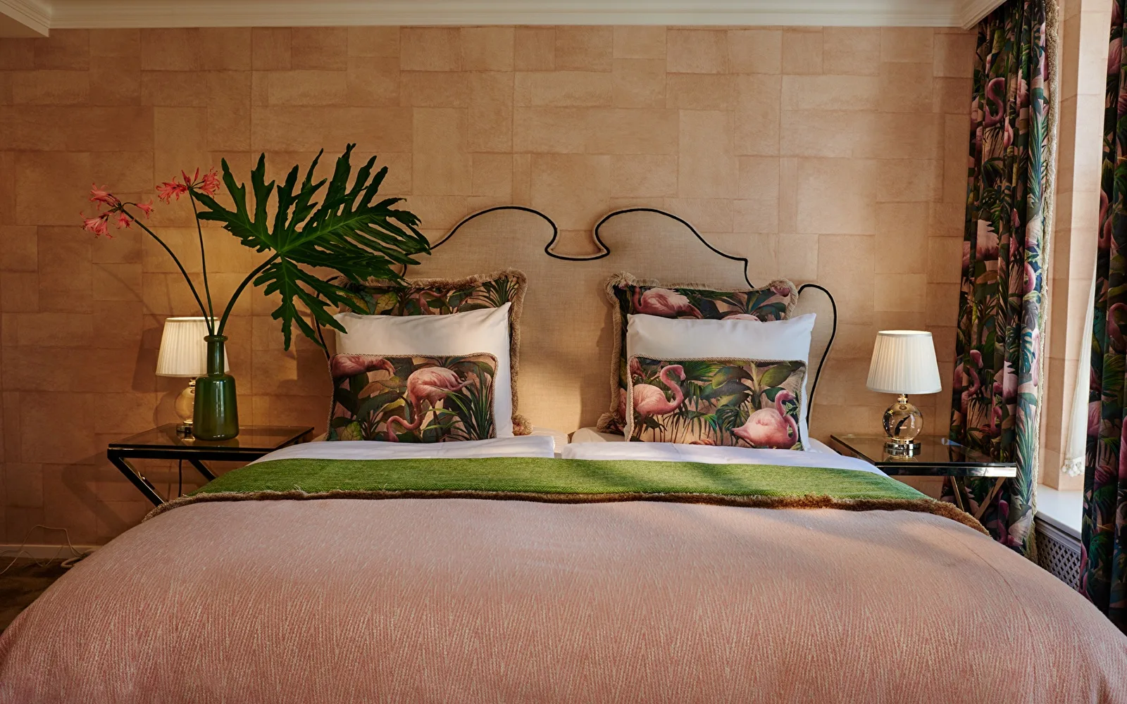 Canal room