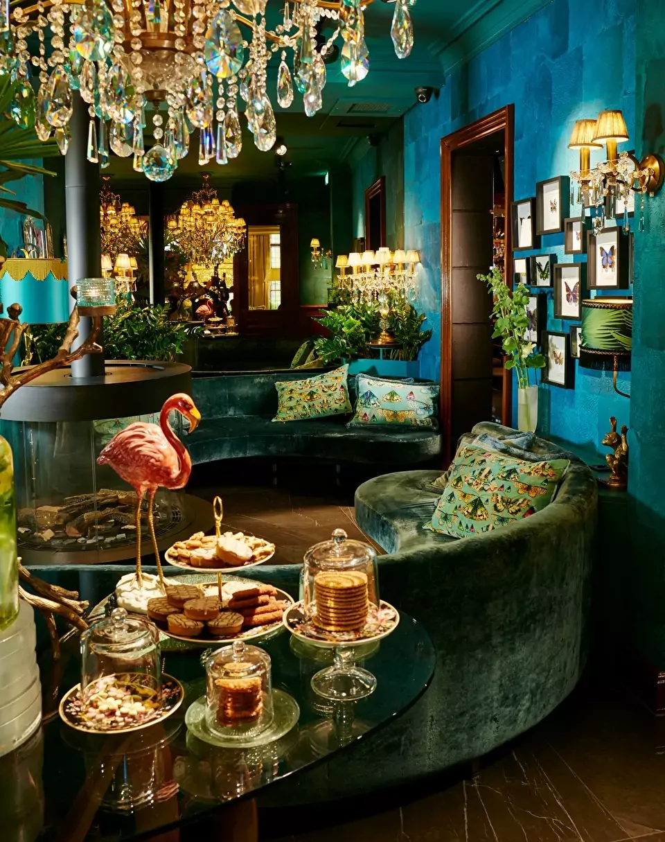 Hotel Estheréa interior