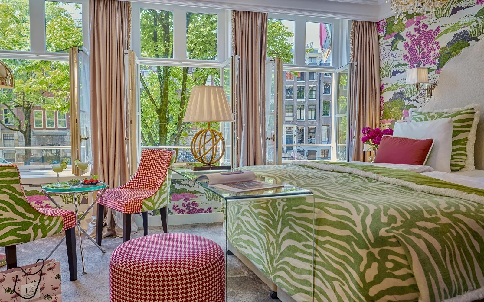 Canal room