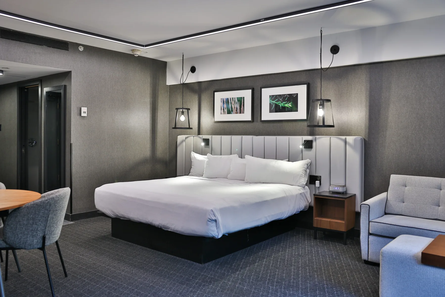Guest room