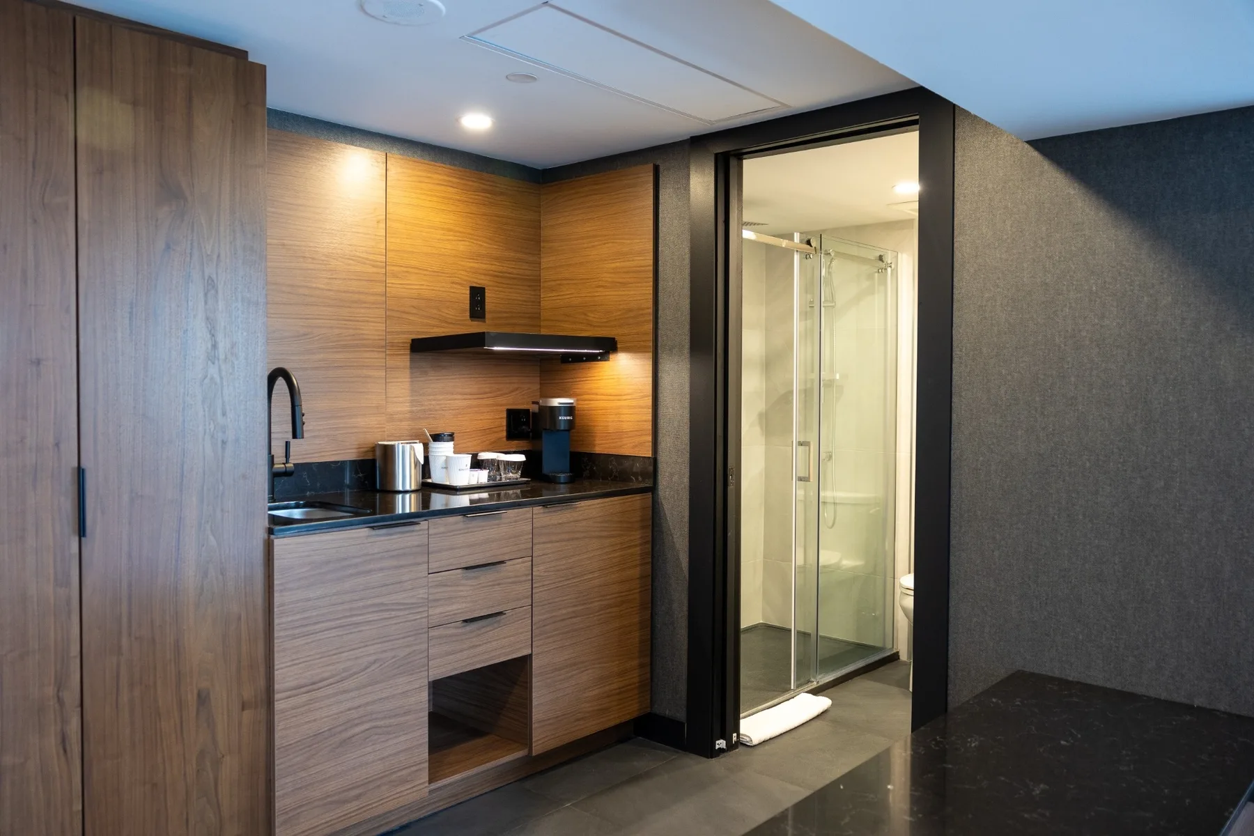 Guest suite