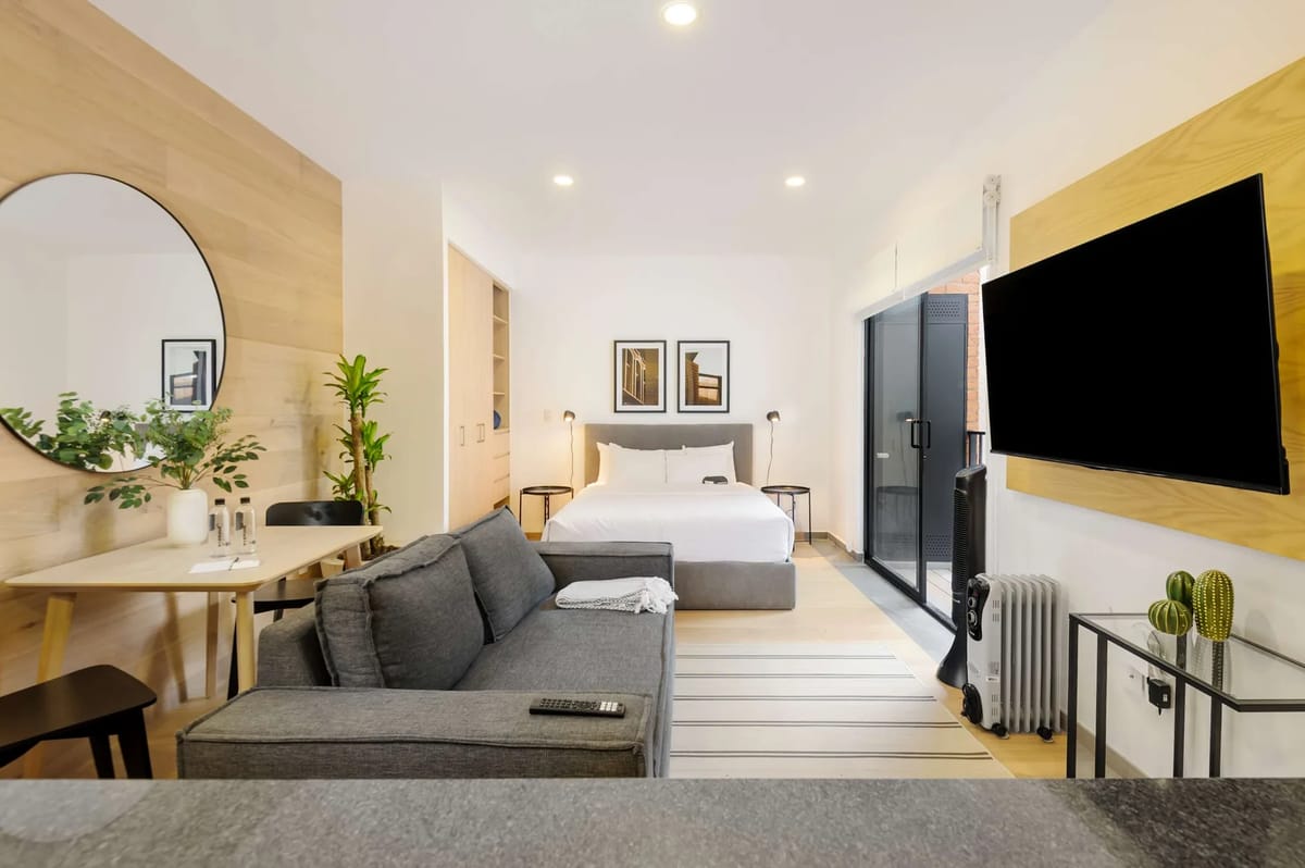 Upscale Loft w/ Balcony in Roma Norte