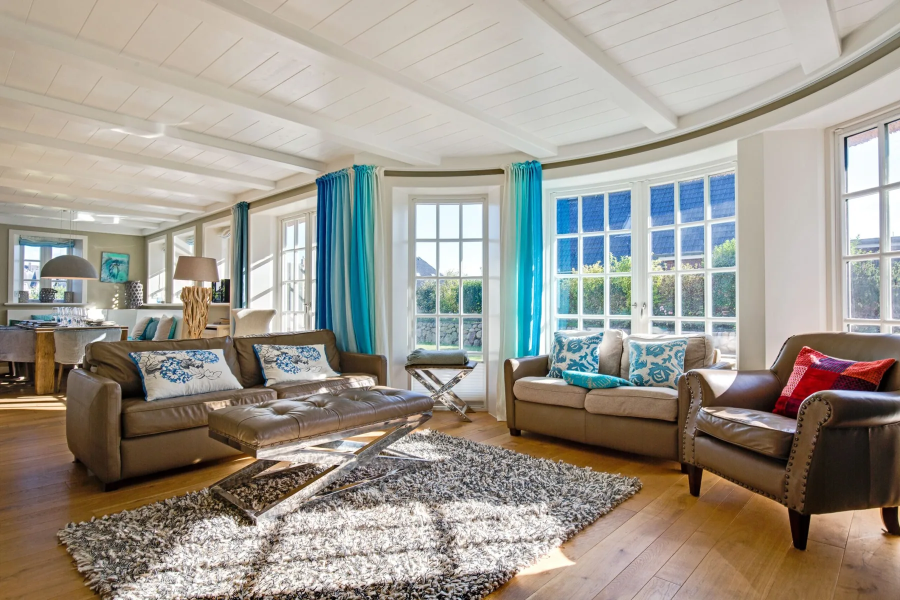 Lifestyle unter Reet. Gleich am Meer & Strand. Design pur.