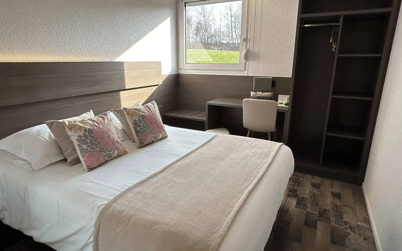 Grand Bed room