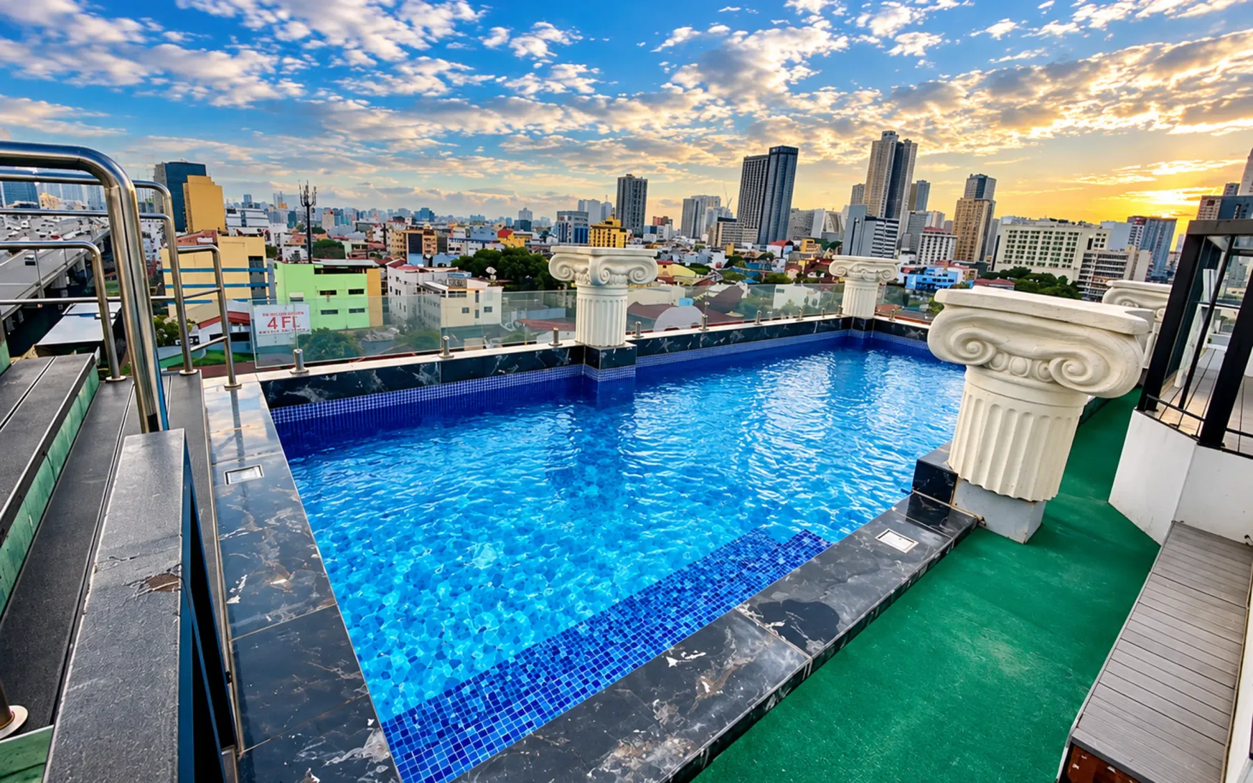Heroes Hotel