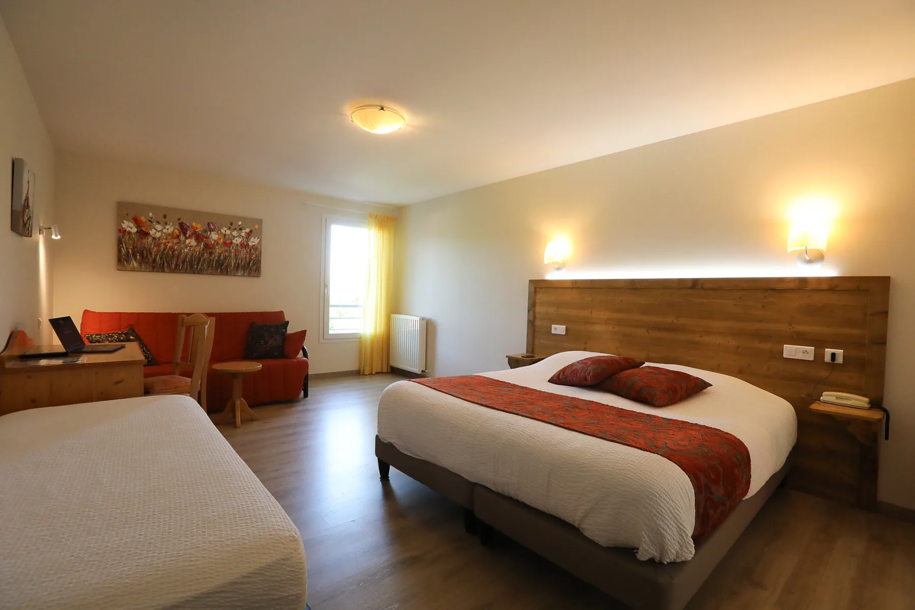 Chambre spacieuse supérieure avec coin salon
