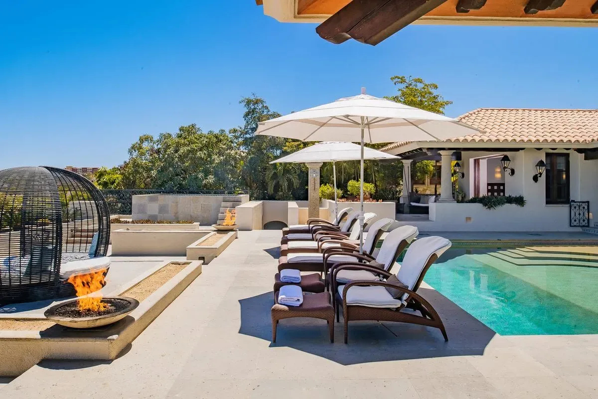 Spacious 10BR Villa w/ Hot Tub & BBQ Area