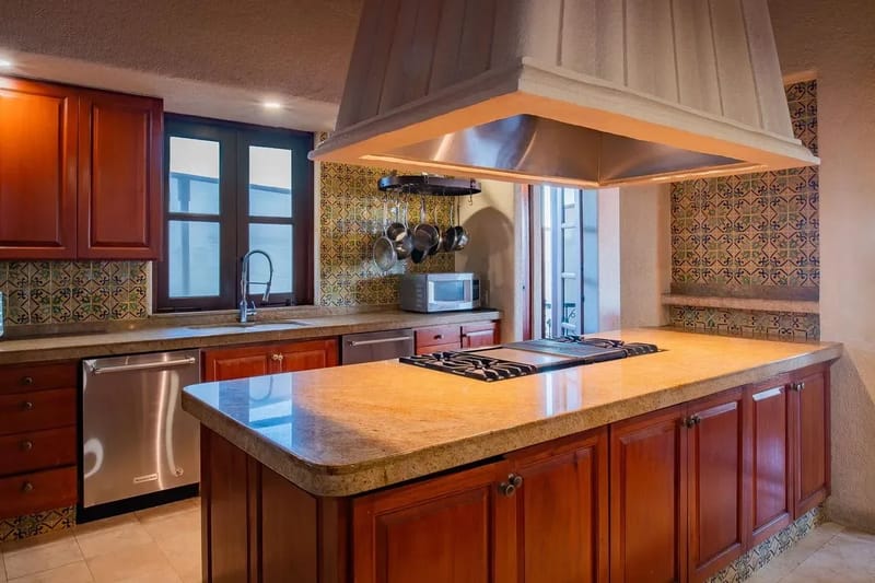 Spacious 10BR Villa w/ Hot Tub & BBQ Area