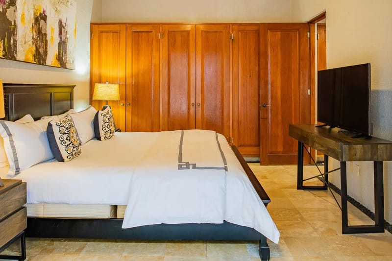 Spacious 10BR Villa w/ Hot Tub & BBQ Area
