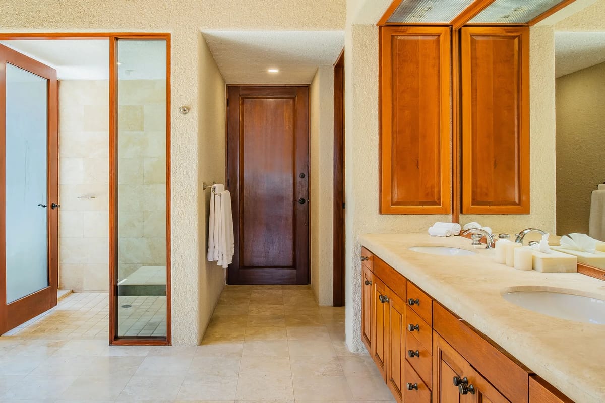 Spacious 10BR Villa w/ Hot Tub & BBQ Area