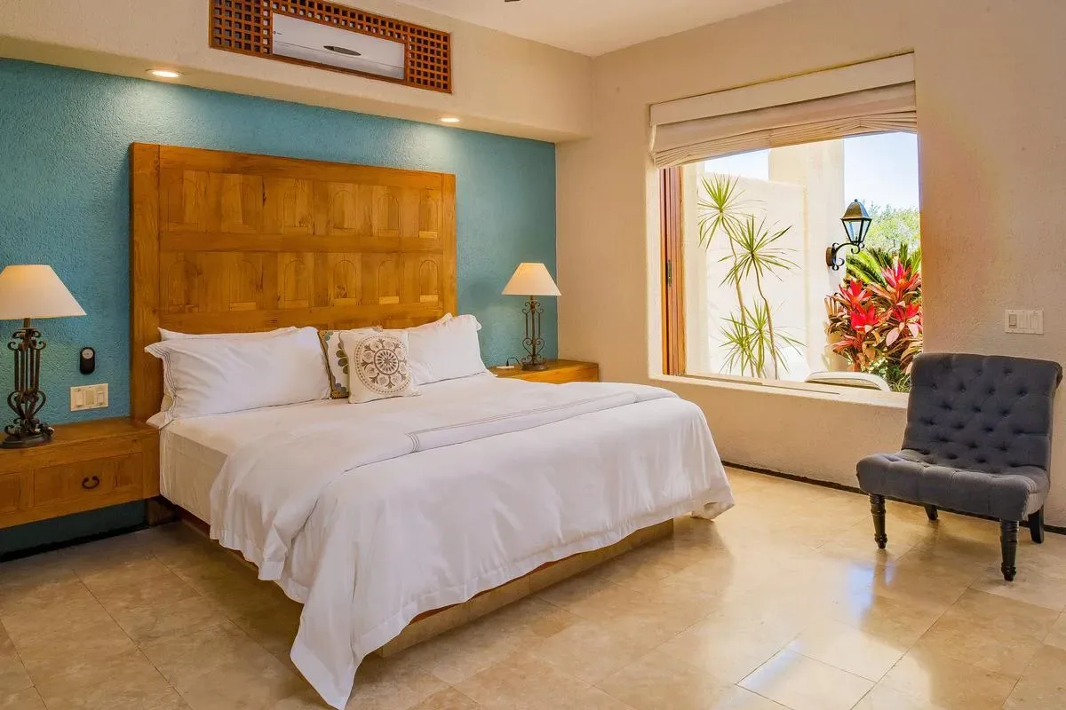 Spacious 10BR Villa w/ Hot Tub & BBQ Area