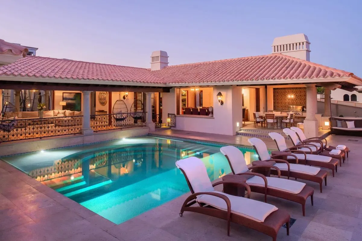 Spacious 10BR Villa w/ Hot Tub & BBQ Area