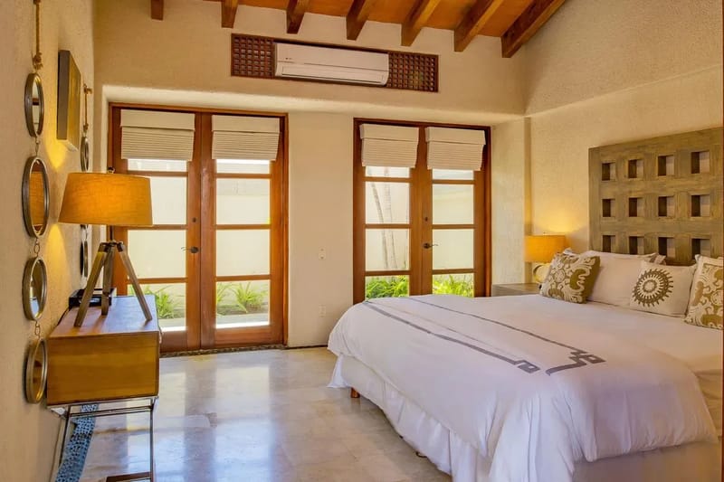 Spacious 10BR Villa w/ Hot Tub & BBQ Area