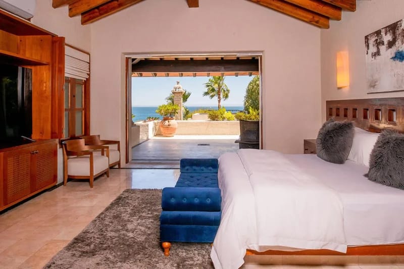 Spacious 10BR Villa w/ Hot Tub & BBQ Area