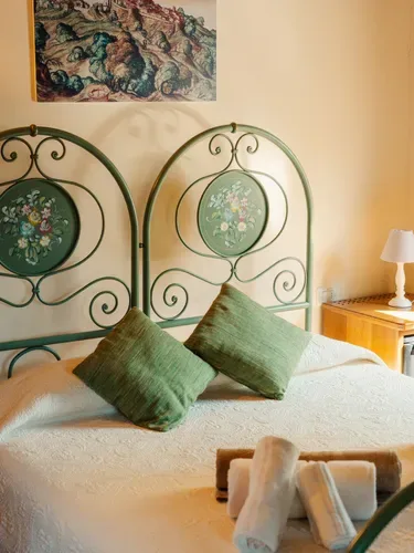 Magnolia room