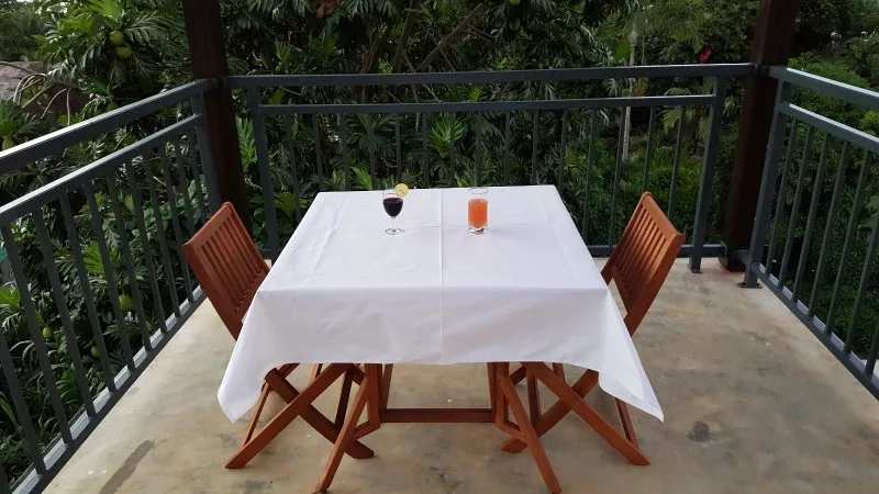 Outdoor dining at Bambous River Lodge