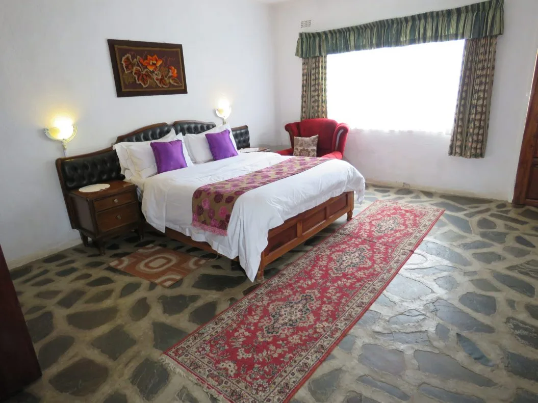 Parrot Lodge room photo