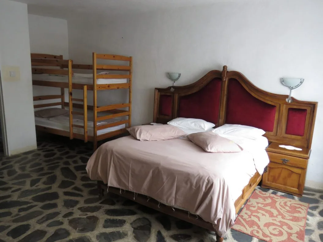 Parrot Lodge room photo
