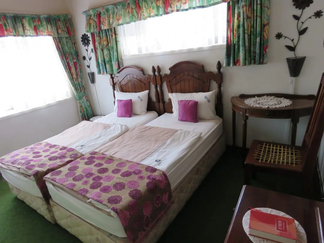 Parrot Lodge room photo