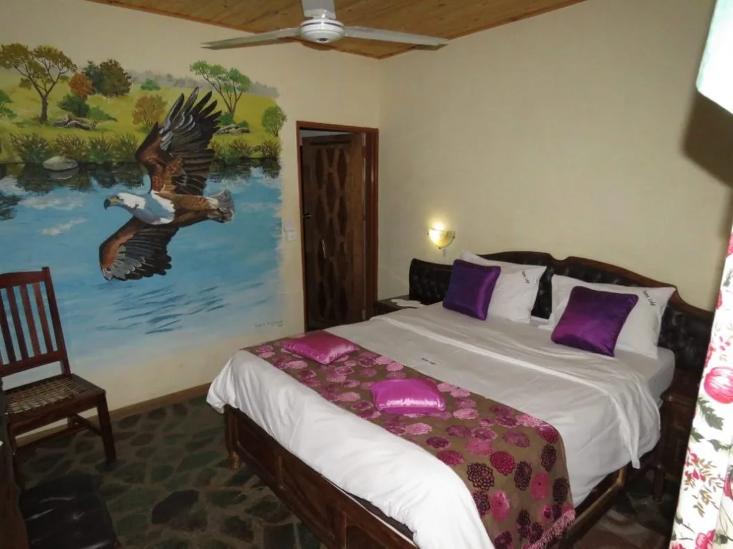 Parrot Lodge room photo