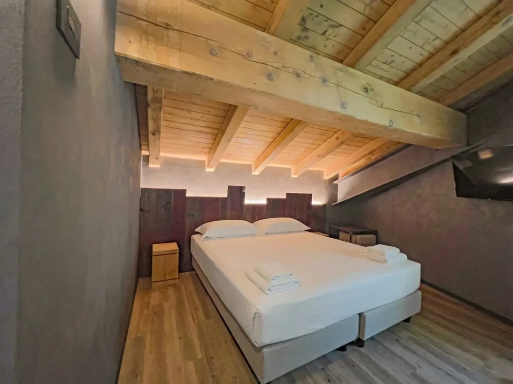 Hotel Crimea room