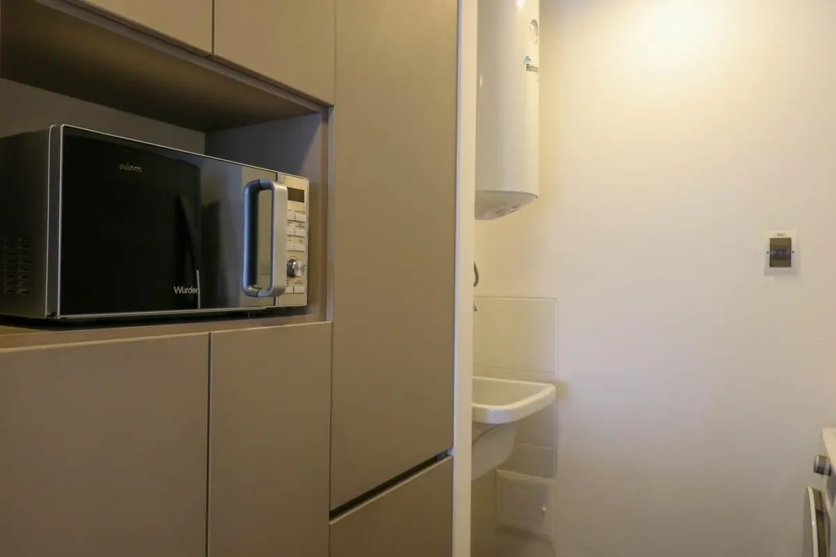 Modern 2BR with Balcony in Barranco
