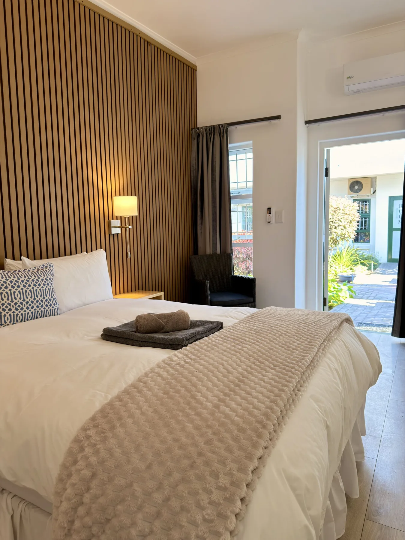 Room 1, Double Room, photo 1 of 5
