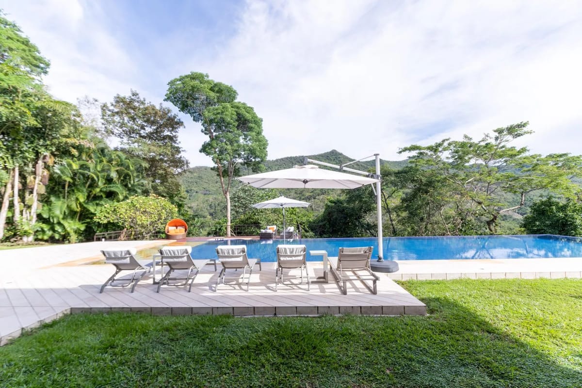 Glowing 4BR Villa w/ Pool at Mesa de Yeguas