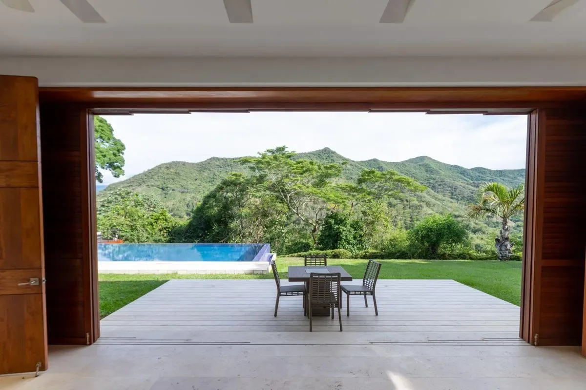 Glowing 4BR Villa w/ Pool at Mesa de Yeguas