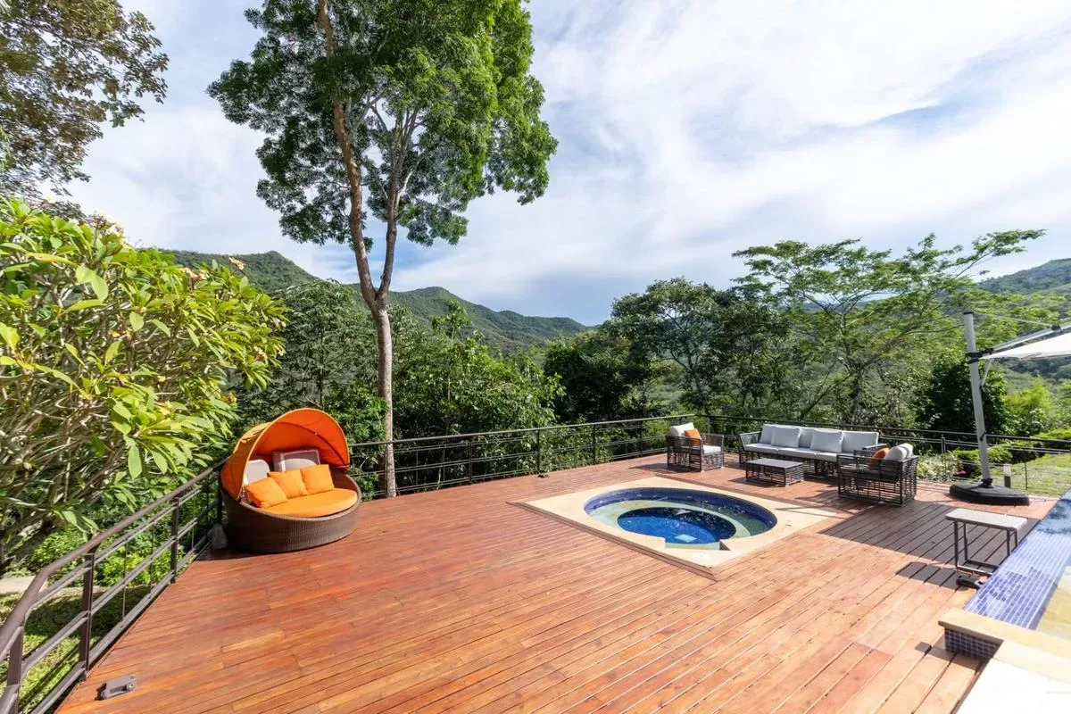Glowing 4BR Villa w/ Pool at Mesa de Yeguas