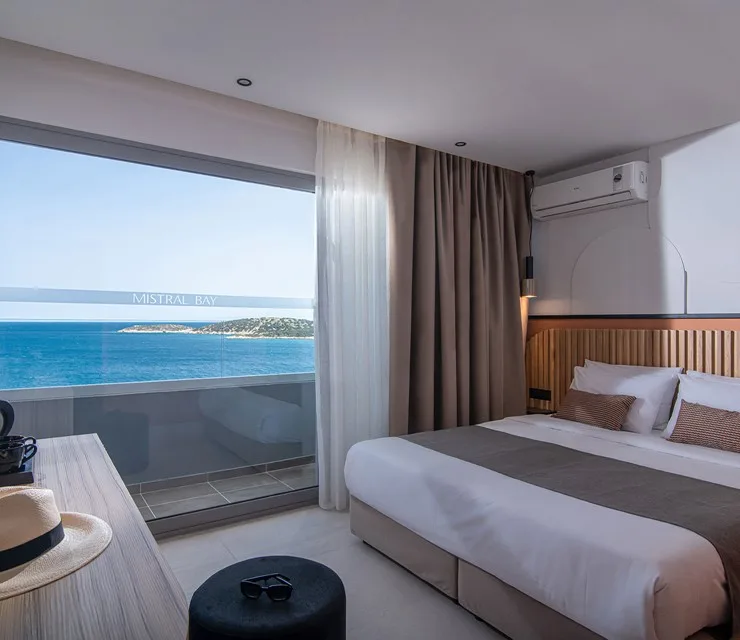 Habitación doble con cama de matrimonio o 2 camas y vistas panorámicas al mar