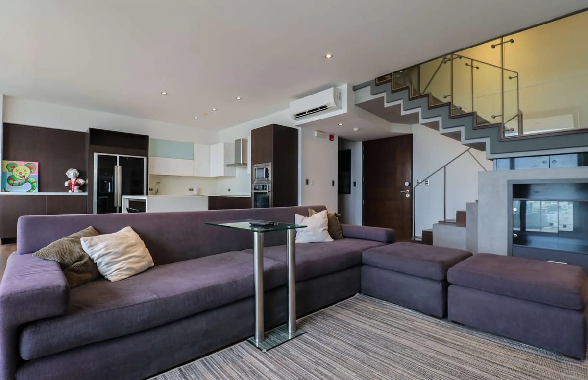 Upscale 2BR Duplex w/ Balcony in Miraflores