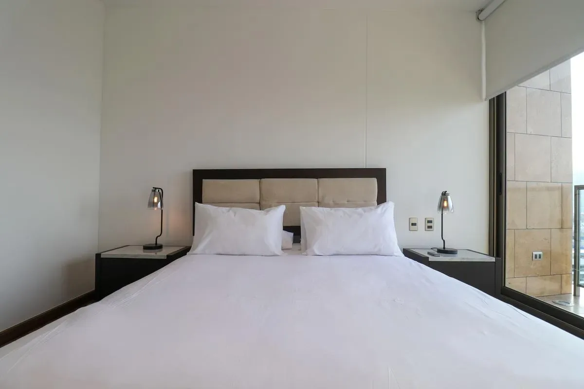 Upscale 2BR Duplex w/ Balcony in Miraflores